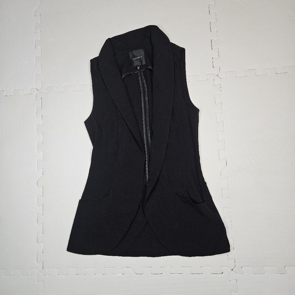Dynamite Elegant Black Sleeveless Blazer